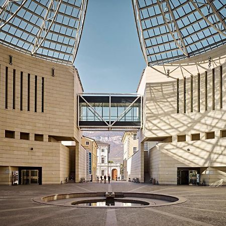 Smart Apartments Palazzo Mazzini Rovereto  Bagian luar foto