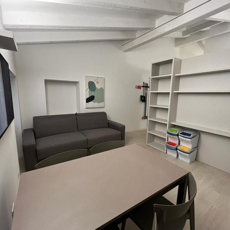 Smart Apartments Palazzo Mazzini Rovereto  Bagian luar foto
