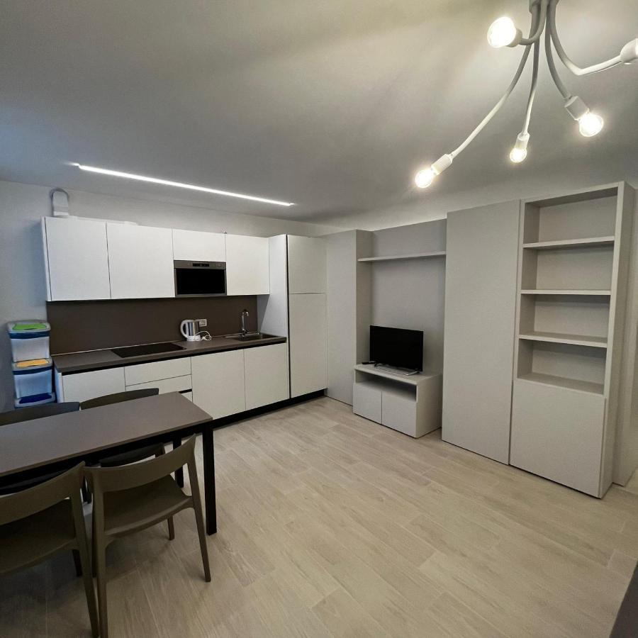 Smart Apartments Palazzo Mazzini Rovereto  Bagian luar foto