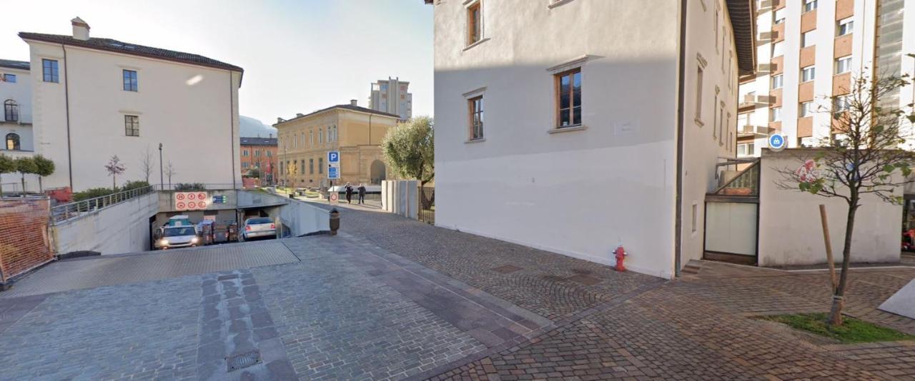 Smart Apartments Palazzo Mazzini Rovereto  Bagian luar foto